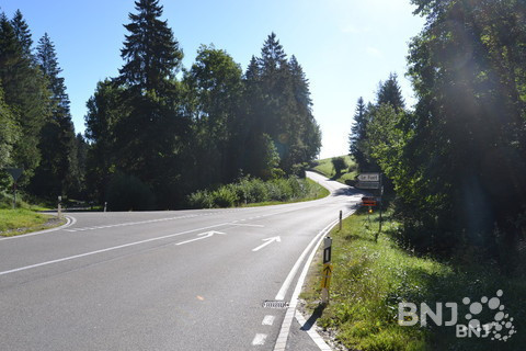 Une voiture s'est retrouvée sur le toit dans la Trame.