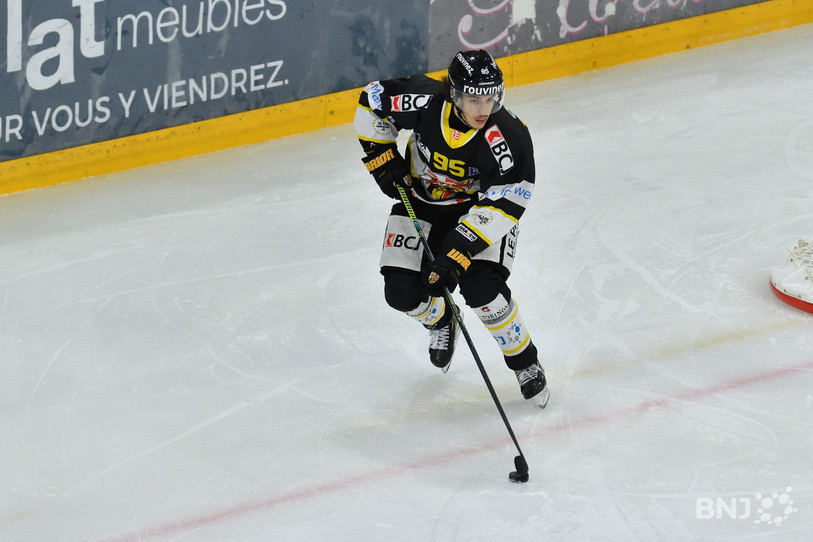 Arnaud Schnegg va troquer le maillot du HCA pour celui du HC La Chaux-de-Fonds le temps de quelques matches. (Photo : archives Georges Henz)