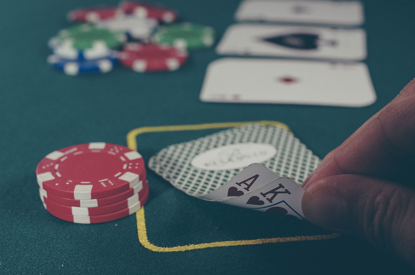 Jeux d'argent, débits d'alcool illégaux et non-respect des mesures sanitaires, la police a dû sévir. (Photo: illustration).