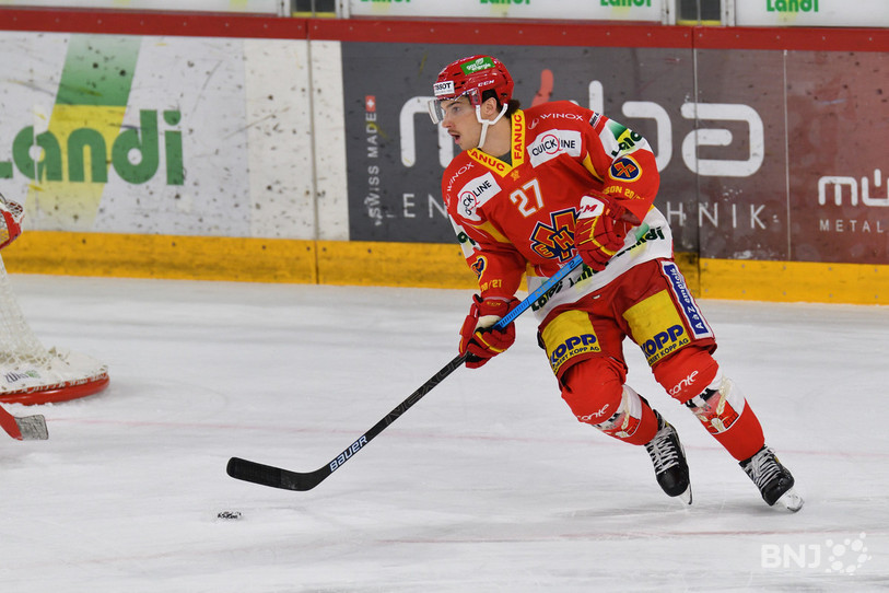 Yannick Rathgeb portera le maillot du HC Bienne au moins jusqu'au printemps 2024 (photo : archives/Georges Henz).