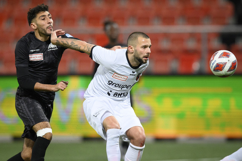 Pour son retour en défense, Igor Djuric a apporté toute sa hargne et sa détermination. (photo : KEYSTONE/Laurent Gillieron).