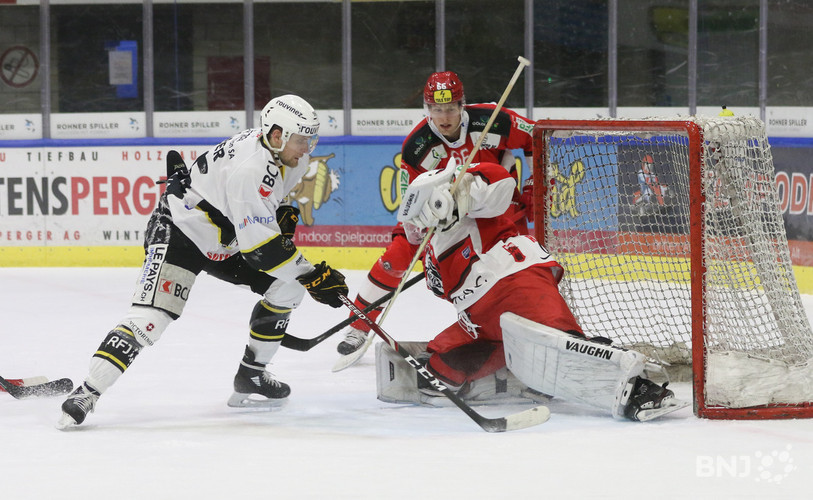 Tout en maîtrise, Ueli Huber dompte le pauvre Daniel Guntern pour le 5-1 (photo : Mauricette Schnider).