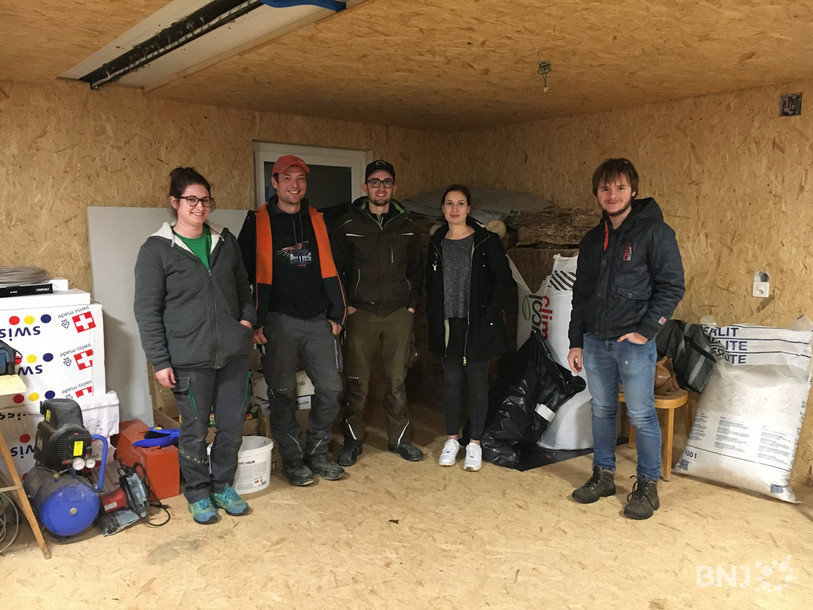 Le comité du Groupe jeunesse de Miécourt est motivé à ouvrir les portes de son futur local à tous les jeunes de La Baroche. De gauche à droite : Eloïse Huber, Julien Cattin, Jules Balmer, Eve Zou Berdat et Lorin Québatte.