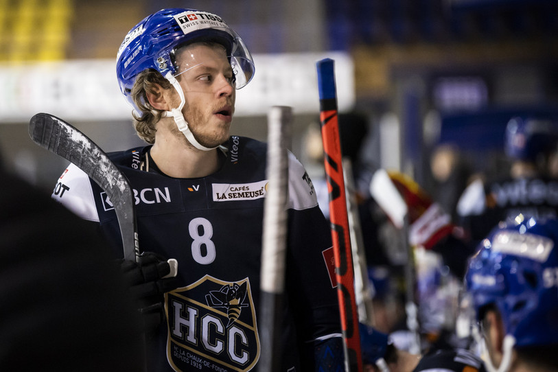La marche était trop haute pour le HC La Chaux-de-Fonds face à Kloten (photo : KEYSTONE/Jean-Christophe Bott).