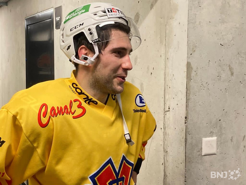 Konstantin Komarek va évoluer avec le HC Bienne jusqu'à la fin décembre.