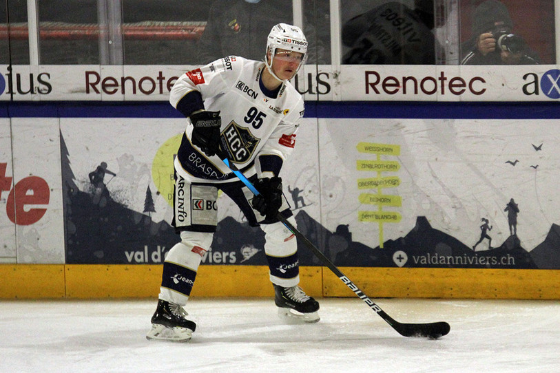 Philip Ahlström et ses coéquipiers du HC la Chaux-de-Fonds ont pris l'eau dans le deuxième tiers temps dimanche face à Langenthal. (photo : archives)