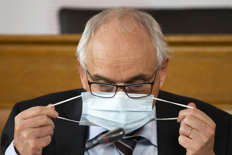Derrière le masque, la grimace. (Photo : KEYSTONE/PETER KLAUNZER)