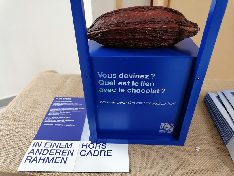Les objets exposés sont toujours en lien avec le lieu, parfois de manière insolite ou inattendue.