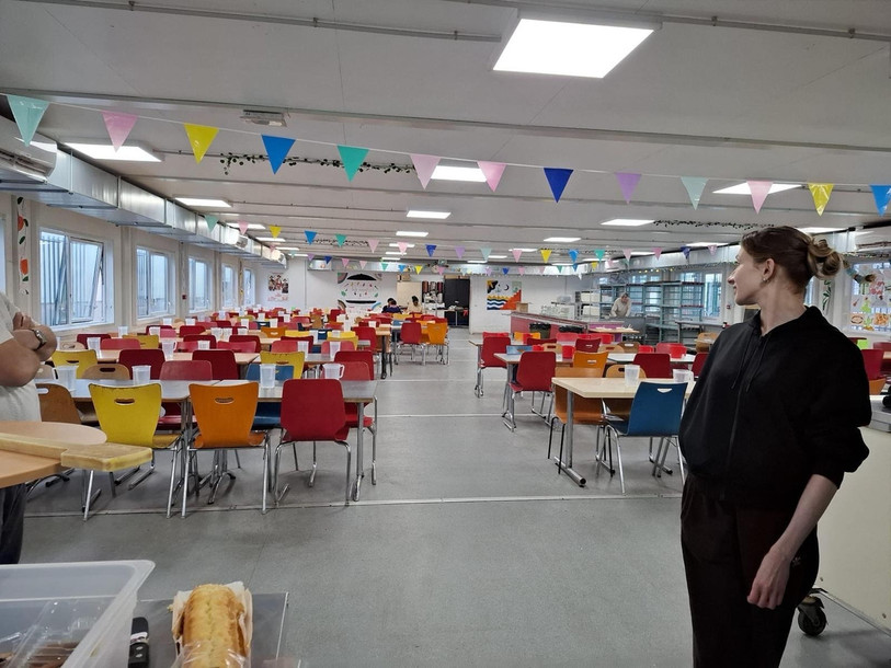 Dans cette salle, plus de 800 repas chauds ont été servis en quelques heures. (Photo : Patricia Simonin)