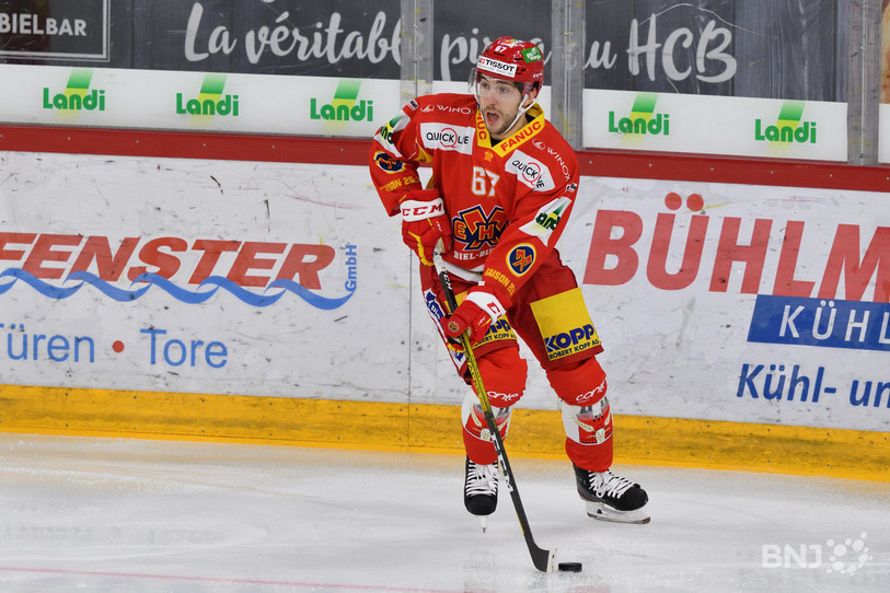 Konstantin Komarek portera le maillot du HC Bienne jusqu'au printemps. (Photo : Georges Henz/archives).