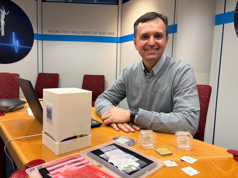 Oleksandr Vorobyov est l'un des inventeurs de Greenspack au sein du CSEM.