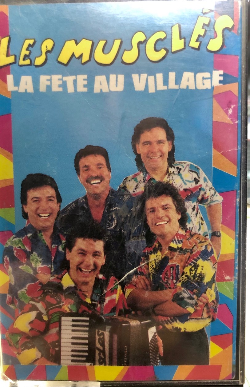 Les Musclés avec leur sourire blanc comme neige