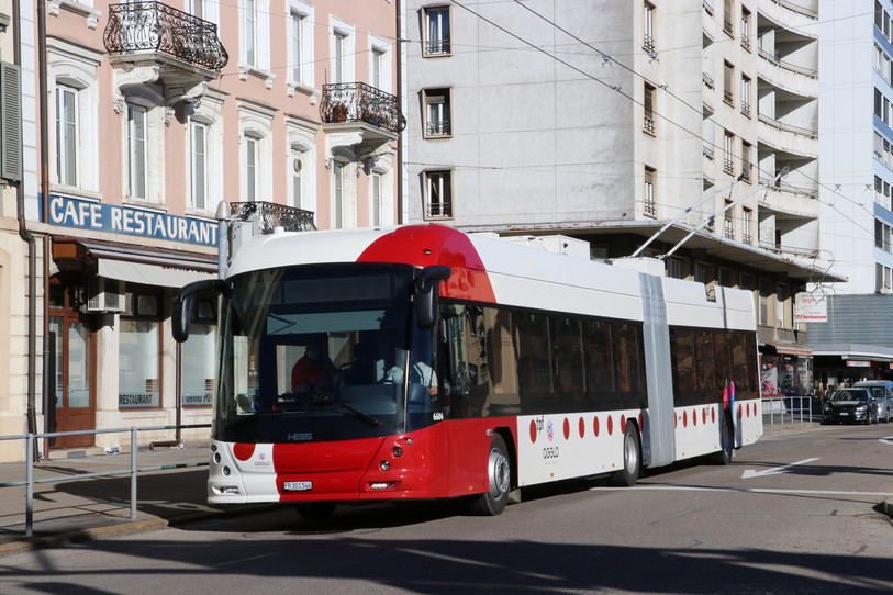 Un trolleybus des Transports public fribourgeois a été testé en novembre à La Chaux-de-Fonds. (Photo: André Knoerr).
