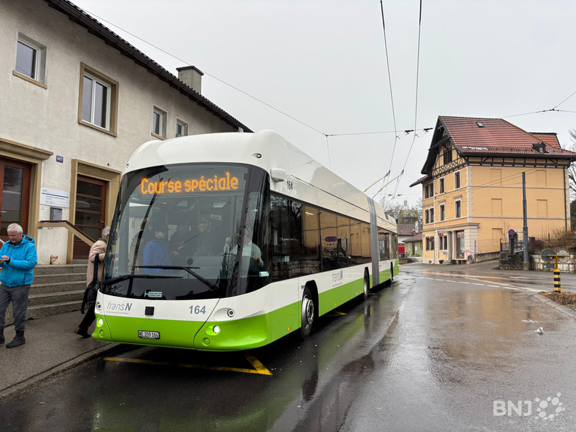Ce vendredi, TransN organise la première course publique de ses nouveaux trolleybus déperchables à La Chaux-de-Fonds.