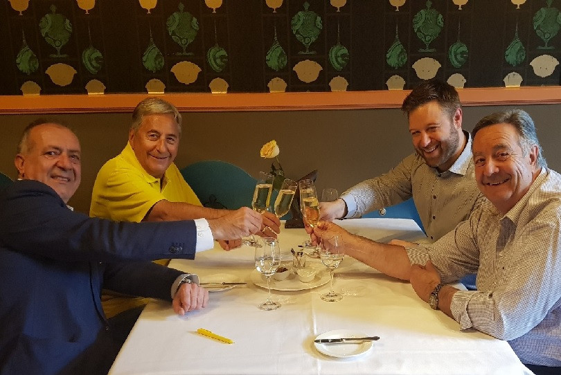 De gauche à droite : Mihai Tugui, vice-président de la nouvelle Section Neuchâtel, Jean-Luc Vautravers, président sortant de la Section neuchâteloise, David Erard, président de la nouvelle Section Neuchâtel, et Bernard Chételat, président sortant de la Section du Jura neuchâtelois. (Photo : TCS Neuchâtel)
