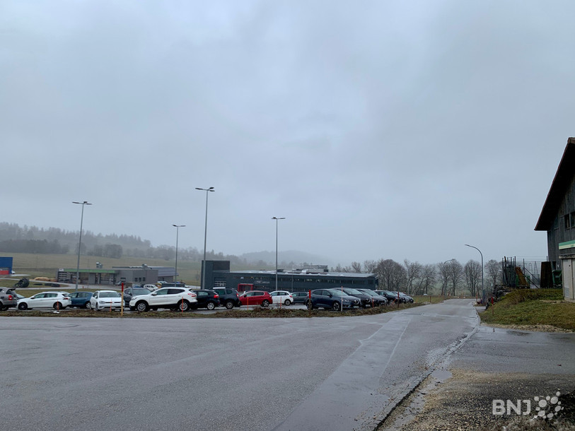 Les futures zones AIC se tiendront à l'est des zones industrielles, comme ici à Saignelégier.