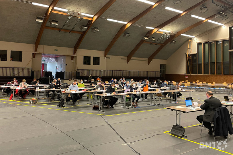 Le Conseil général a pris son temps mais a finalement accepté le crédit d'étude pour la rénovation de la Patinoire des Mélèzes.