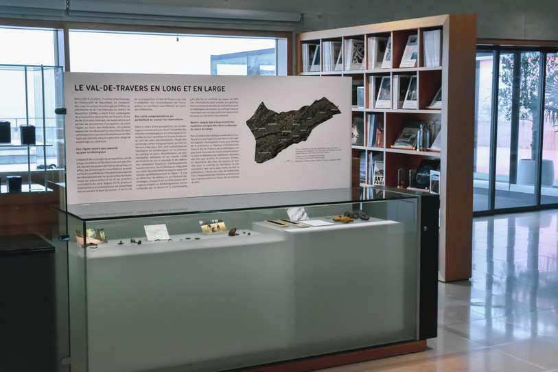 Le Laténium a mené des recherches au Val-de-Travers durant le mois d'août. Les découvertes recensées ont permis la mise en place d'une exposition. Photo : Laténium