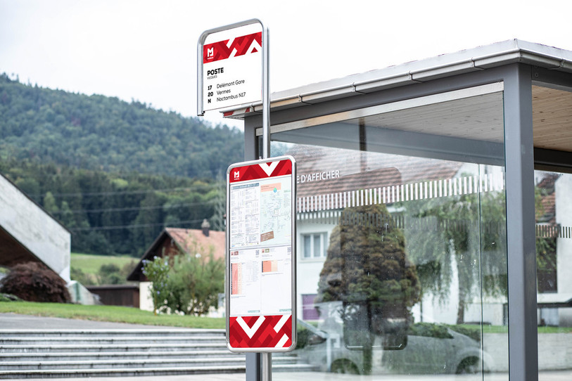 La nouvelle identité sera également déclinée sur les écriteaux des arrêts de bus. (Photo : canton du Jura).