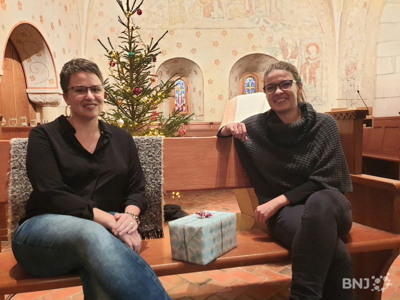 Laure Devaux-Allison et Maëlle Bader, pasteures des paroisses réformées de l’Erguël ont filmé les célébrations de Noël à l’église de Courtelary.