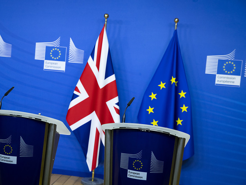Après dix mois de négociations tendues et laborieuses, l'Union européenne et le Royaume-Uni ont conclu un accord sur leur future relation commerciale. (Photo : KEYSTONE/AP/Aaron Chown).