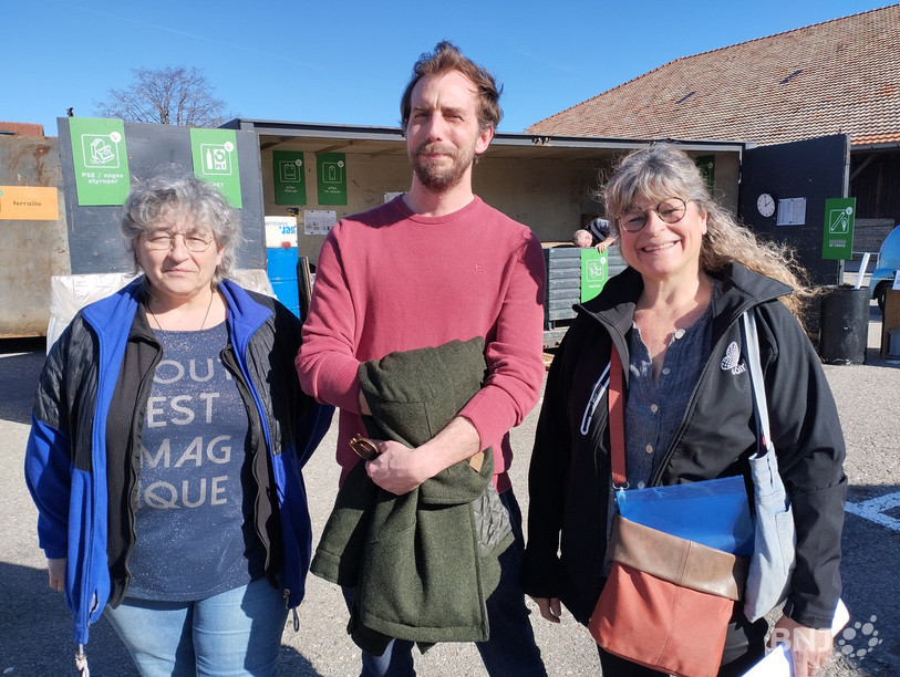 De gauche à droite : trois membres du Copil Filomena Chevillat, Marc Jobin et Florence Girard ont tiré un premier bilan de la déchèterie mobile.
