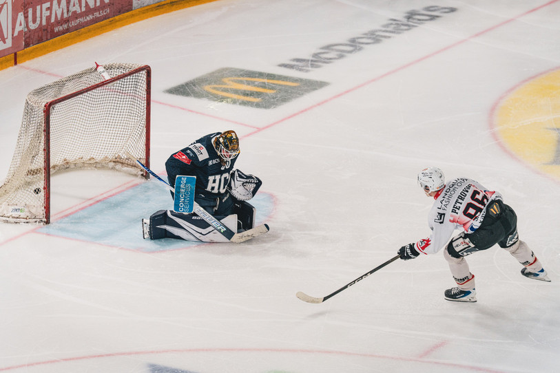 Le HC La Chaux-de-Fonds a encaissé un but vendredi soir en match amical face à Grenoble. (Photo : (archives) Albin Tissier)