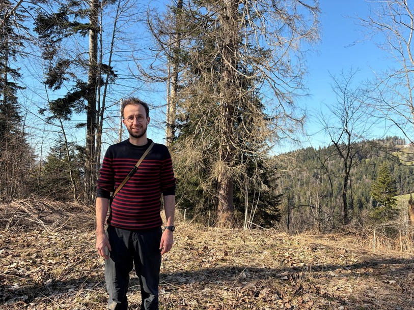 Antonin Jaquet, responsable des réserves chez Pro Natura espère que davantage d'espèces d'oiseaux viendront peupler la forêt du Locle.