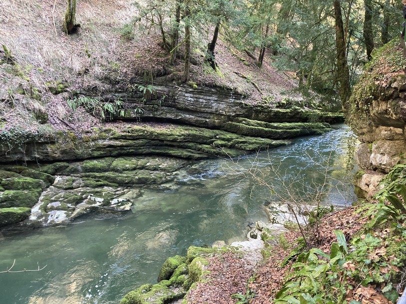 La navigation est interdite dans les Gorges de l'Areuse