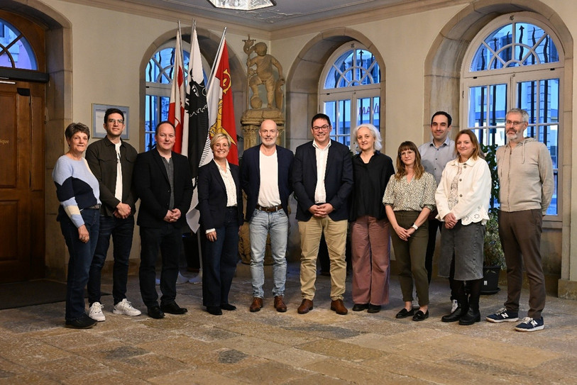Les autorités de Porrentruy ont félicité les deux ministres bruntrutains réélus au Gouvernement jurassien pour la législature 2026-2030. (Photo : Géraud Siegenthaler)