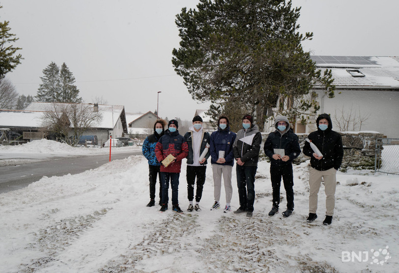 Les chanteurs de Lajoux n'avaient pas pu chanter l'an dernier, mais ils avaient quand même distribué les cadeaux. (Photo : archives).