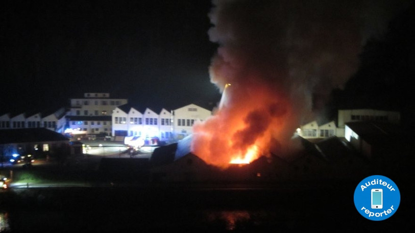 Le feu qui a touché une partie de l'ancienne usine Thécla à St-Ursanne a pris dans la nuit de samedi à dimanche. 