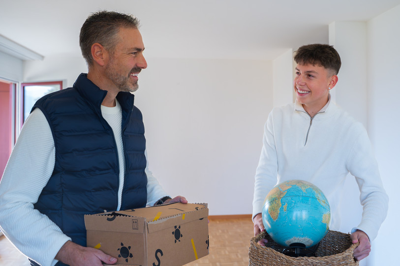 Un père et son fils qui déménage