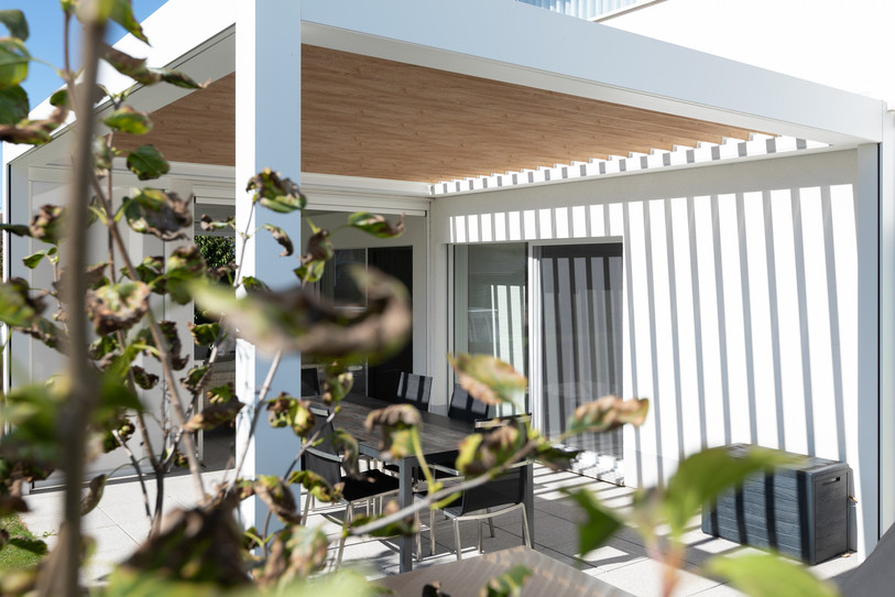 Balcon avec store