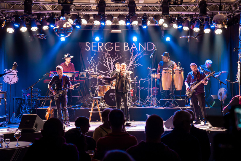 Le Serge Band sort son nouvel album le 21 mars. Le groupe des Pommerats s'est formé il y a 15 ans. (Photo : Camille Wehrli.)