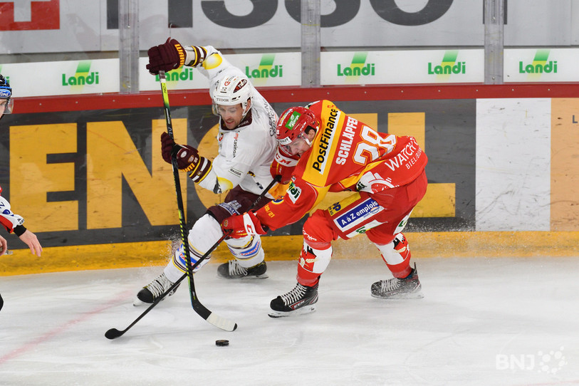 Elvis Schläpfer à la lutte avec Jonathan Mercier. (Photo : Georges Henz)