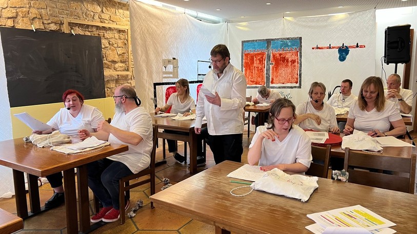 Les résidents de Pinos joueront une pièce sur le thème des bêtises à l’école.