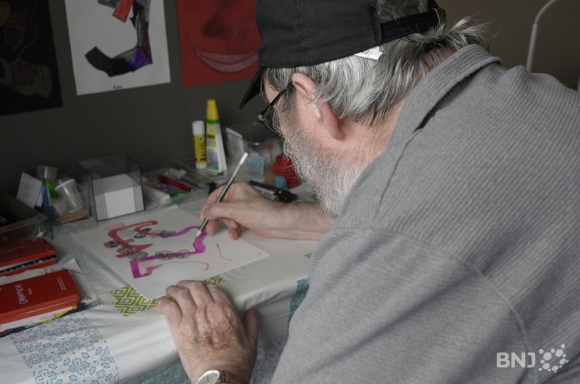 Pep Castelli dans sa chambre et atelier