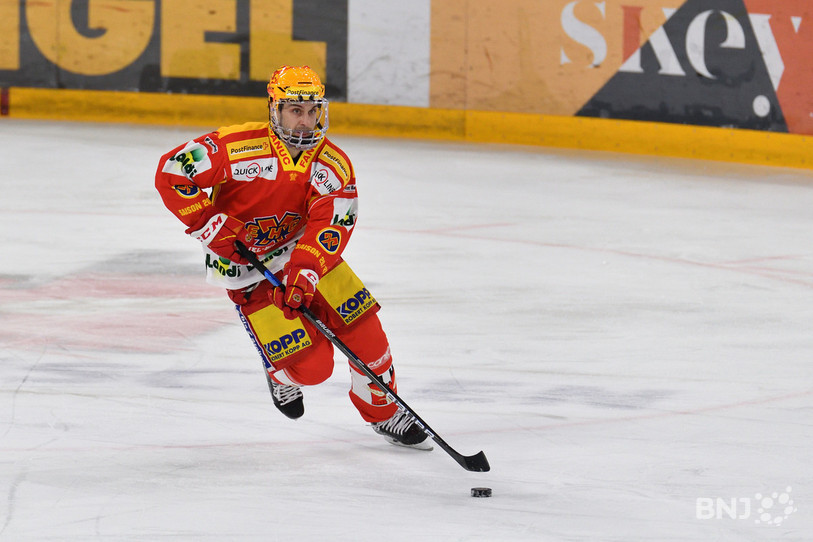 C'est Luca Cunti qui aura finalement le dernier mot contre le CP Berne (photo : Georges Henz).