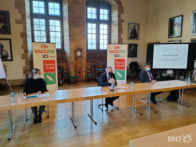 L'ancien conseiller d'Etat Laurent Kurth, au centre, était notamment en charge de la santé pendant la pandémie de Covid-19. (Photo d'archives).
