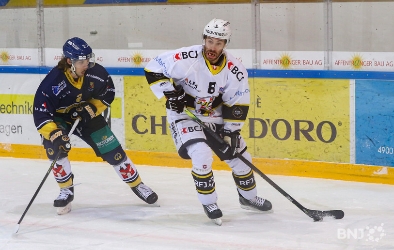 Le HC Ajoie de Philip-Michaël Devos devra se défaire de Mathieu Maret et Langenthal pour accéder à la finale des play-off de Swiss League (photo : Mauricette Schnider).
