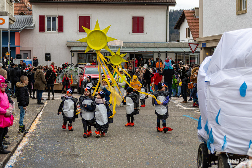 Les enfants seront les seuls à pouvoir se déguiser cette année, en raison de la pandémie. (Photo carnaval 2020, Le Noirmont : Stéphane Meier).