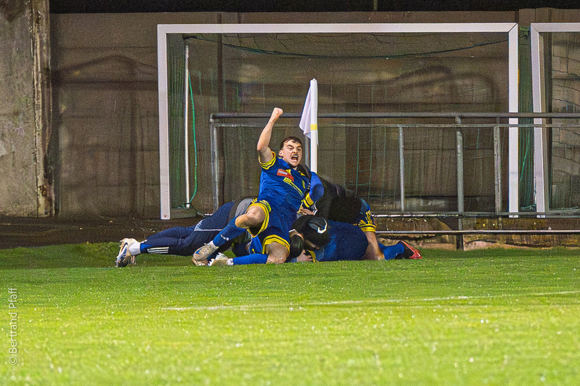 Le FC Coffrane peut laisser éclater sa joie. (Photo d'archives : Bertrand Pfaff)