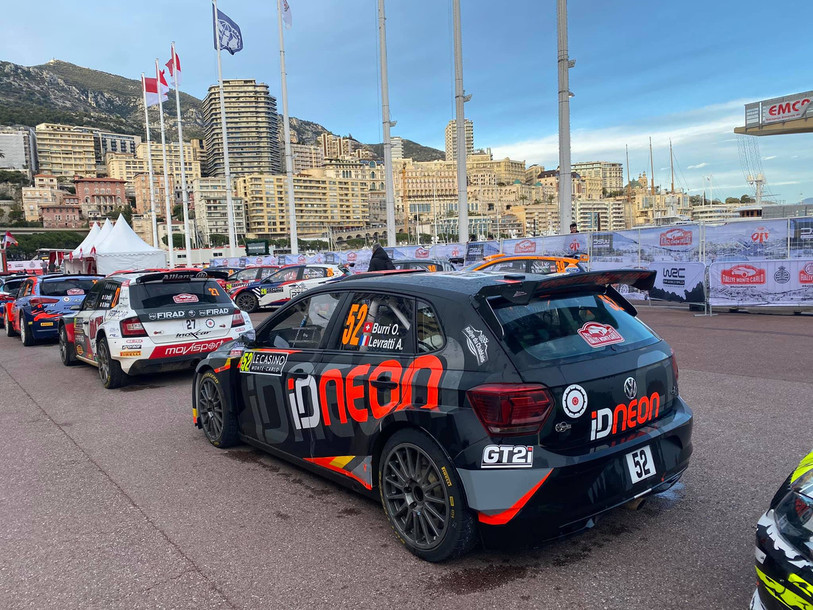 La voiture d'Olivier Burri et de son copilote Anderson Levratti à Monaco. (Photo: archives Facebook Anderson Levratti)