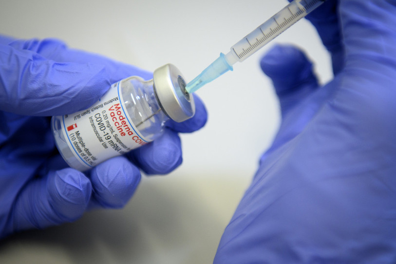 Les personnes dès 16 ans pourront se faire vacciner dans le Jura. (Photo : Keystone/Laurent Gillieron).