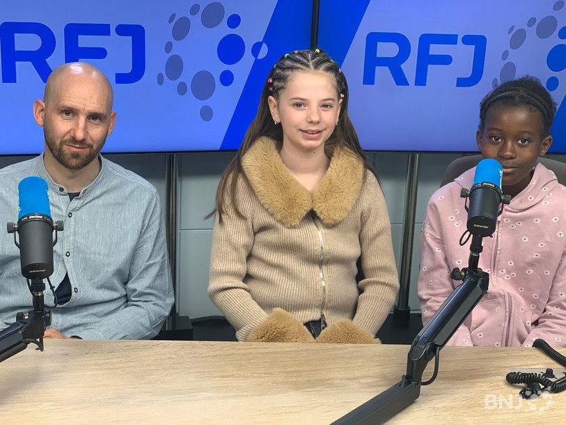 Silvère Ackermann et deux jeunes participantes, Deana et Sarah, étaient ce mardi les invités de « La Matinale ». (de gauche à droite : Silvère Ackermann, Deana et Sarah)