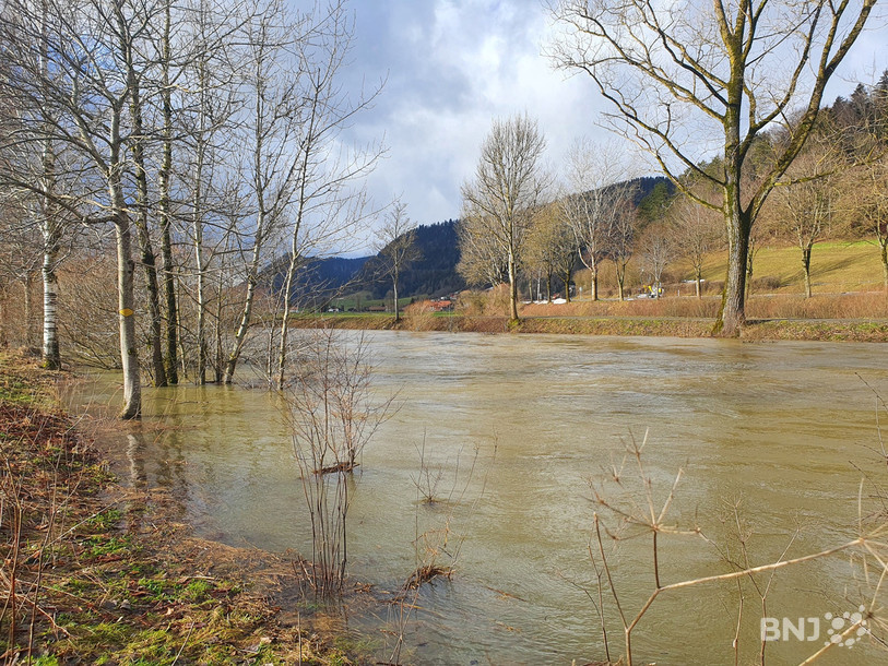 Les eaux de l'Areuse ont gonflé ce vendredi.