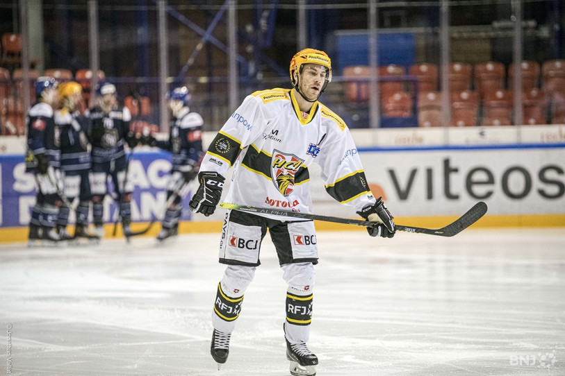 Beaucoup utilisé par son entraîneur, parfois rudoyé par ses adversaires, l’excellent Philip-Michaël Devos vivra un mois de février très intense. (photo : Jonathan Vallat)