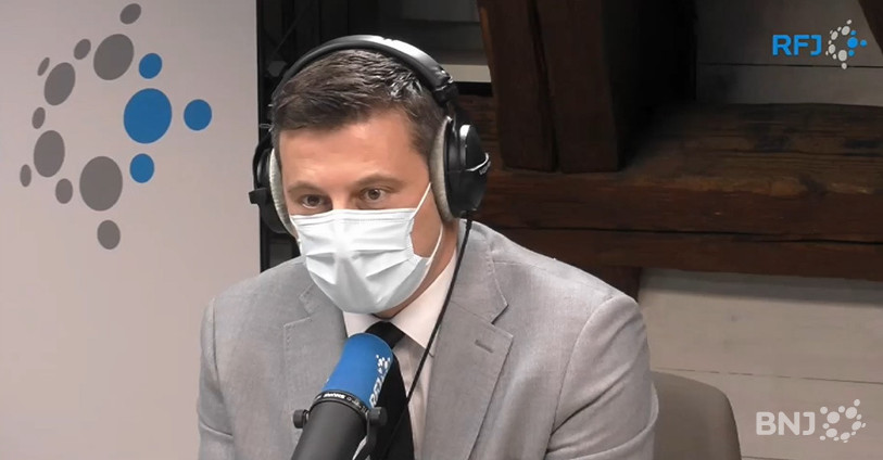 Le ministre Jacques Gerber était en direct dans le Journal de 18h pour évoquer le manque de vaccins dans le Jura.