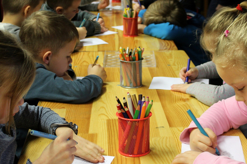40% des pools réalisés cette semaine sont positifs, ils concernent essentiellement les petites sections qui évoluent sans masque. (Photo: libre de droits)
